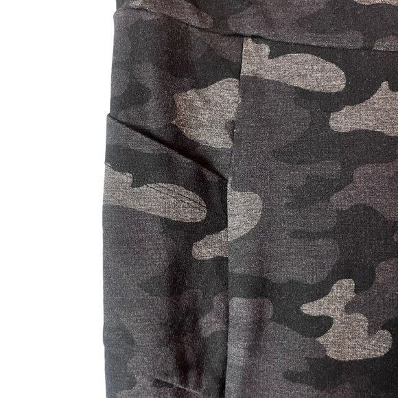 Cabi Camo Side-Seam ATC Pocket Leggings Stretch Black Grey 3931 Size Small - Picture 4 of 9